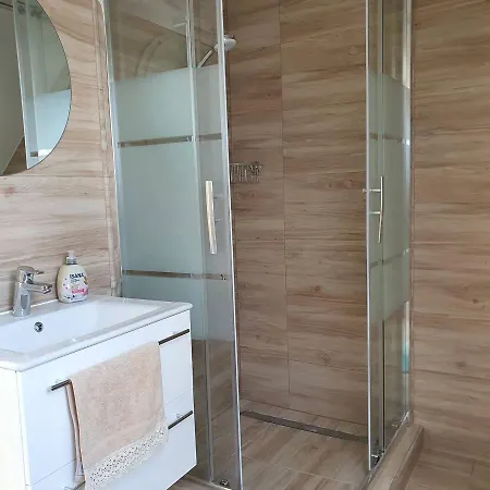 Pinkoczi Apartmanhaz شقة *