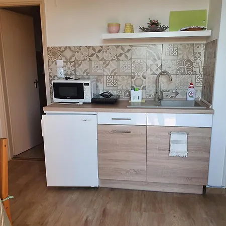 شقة Pinkoczi Apartmanhaz *