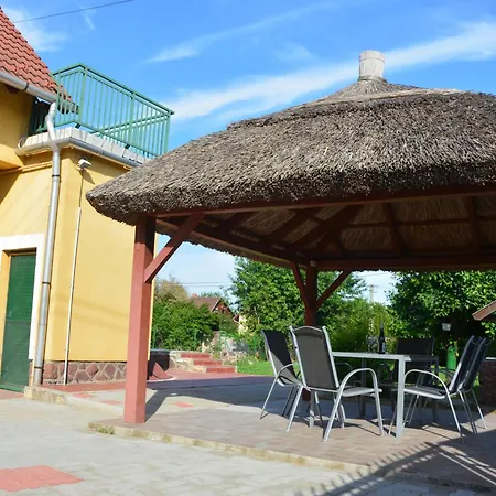 Pinkoczi Apartmanhaz